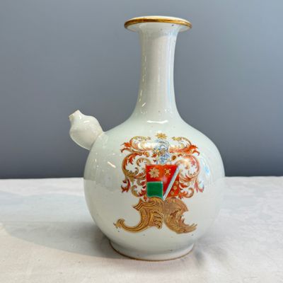 A very rare Chinese famille rose armorial kendi with the arms of De Heere for the Dutch market — foto 1