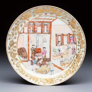 A very rare Chinese famille rose gilt-decorated 'Tea Packing' saucer, Qianlong, ca. 1745 — foto 1