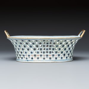 A very rare Chinese Imari-style 'La Dame au Parasol' basket and stand after Cornelis Pronk — photo 11