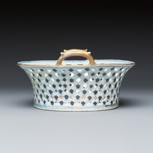 A very rare Chinese Imari-style 'La Dame au Parasol' basket and stand after Cornelis Pronk — photo 12