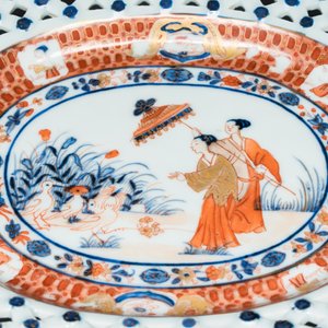 A very rare Chinese Imari-style 'La Dame au Parasol' basket and stand after Cornelis Pronk — photo 17