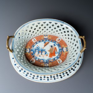 A very rare Chinese Imari-style 'La Dame au Parasol' basket and stand after Cornelis Pronk — photo 20