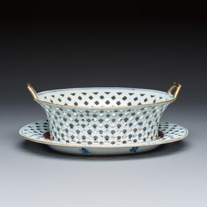 A very rare Chinese Imari-style 'La Dame au Parasol' basket and stand after Cornelis Pronk — photo 8