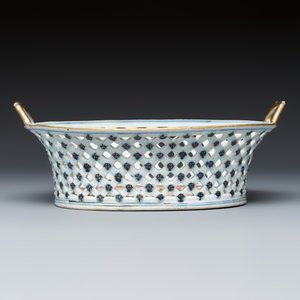 A very rare Chinese Imari-style 'La Dame au Parasol' basket and stand after Cornelis Pronk — photo 9