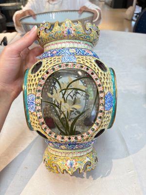 A very rare pair of Chinese Canton enamel lanterns with reverse painted glass panels, Qianlong — photo 1