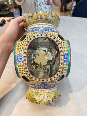 A very rare pair of Chinese Canton enamel lanterns with reverse painted glass panels, Qianlong — photo 15