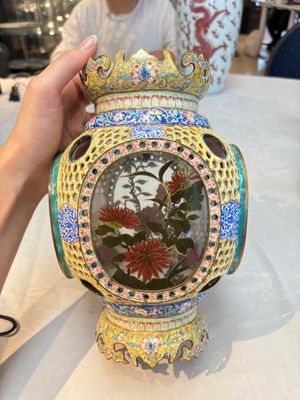 A very rare pair of Chinese Canton enamel lanterns with reverse painted glass panels, Qianlong — photo 2