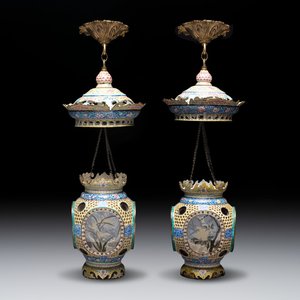 A very rare pair of Chinese Canton enamel lanterns with reverse painted glass panels, Qianlong — photo 1
