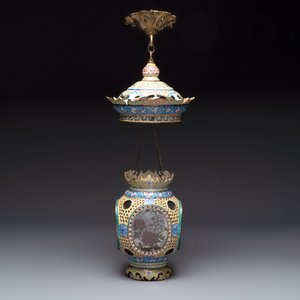 A very rare pair of Chinese Canton enamel lanterns with reverse painted glass panels, Qianlong — photo 14