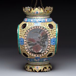 A very rare pair of Chinese Canton enamel lanterns with reverse painted glass panels, Qianlong — photo 18