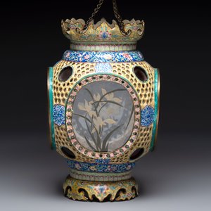 A very rare pair of Chinese Canton enamel lanterns with reverse painted glass panels, Qianlong — photo 21