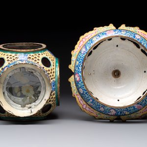 A very rare pair of Chinese Canton enamel lanterns with reverse painted glass panels, Qianlong — photo 22