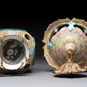 A very rare pair of Chinese Canton enamel lanterns with reverse painted glass panels, Qianlong — photo 23