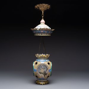 A very rare pair of Chinese Canton enamel lanterns with reverse painted glass panels, Qianlong — photo 3