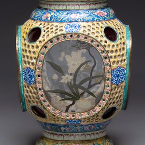 A very rare pair of Chinese Canton enamel lanterns with reverse painted glass panels, Qianlong — photo 7