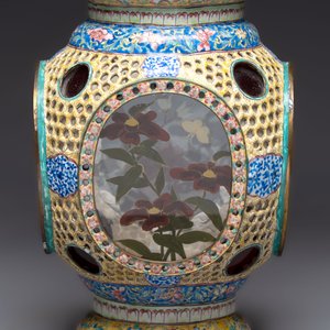 A very rare pair of Chinese Canton enamel lanterns with reverse painted glass panels, Qianlong — photo 8