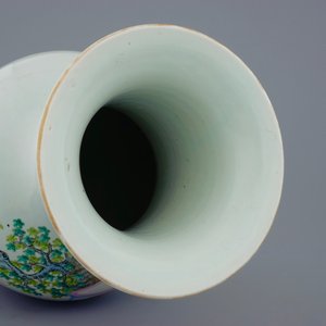 A very tall and fine Chinese famille rose vase, 18/19th C. — 照片 11