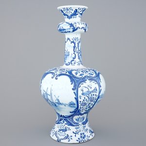 A very tall blue and white Dutch Delft garlic neck vase, Makkum, 19th C. — 照片 4