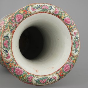 A very tall Canton famille rose palace vase, 19th C. — foto 5