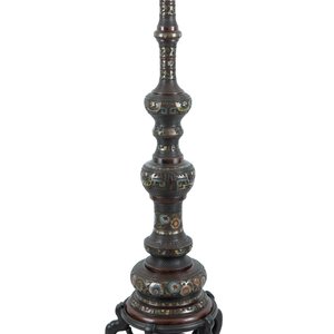 A very tall Japanese champlevé enamel bronze floor lamp column, Meiji, 19th C. — photo 2