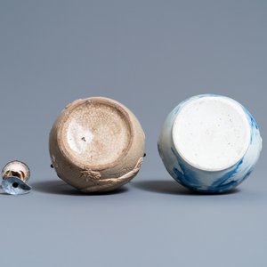 A Vietnamese 'Bat Trang' stoneware waterpipe and a Chinese 'Bleu de Hue' lime pot, 19th C. — 照片 7