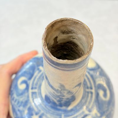 A Vietnamese blue and white 'Dragon' vase — photo 8