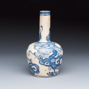 A Vietnamese blue and white 'Dragon' vase — photo 1