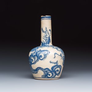 A Vietnamese blue and white 'Dragon' vase — photo 5