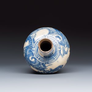 A Vietnamese blue and white 'Dragon' vase — photo 6