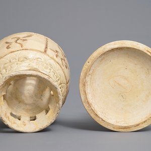 A Vietnamese bowl and cover on reticulated stand, Trân Dynasty (13th-15th C.) — 照片 5