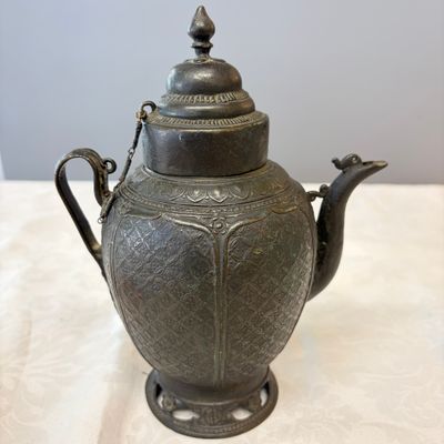 A Vietnamese bronze ewer and cover — photo 4