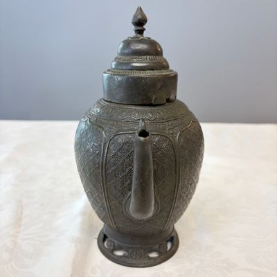 A Vietnamese bronze ewer and cover — photo 5