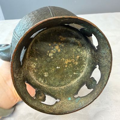 A Vietnamese bronze ewer and cover — photo 9