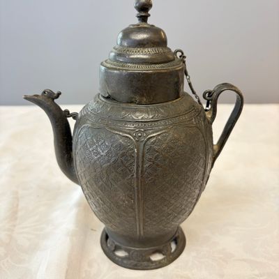 A Vietnamese bronze ewer and cover — photo 2