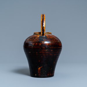 A Vietnamese brown-glazed 'dragon spout' ewer, 15/16th C. — 照片 5