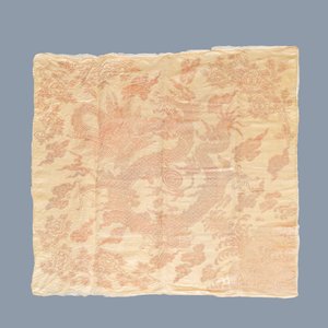 A Vietnamese embroidered 'dragon' panel, 19th C. — 照片 1