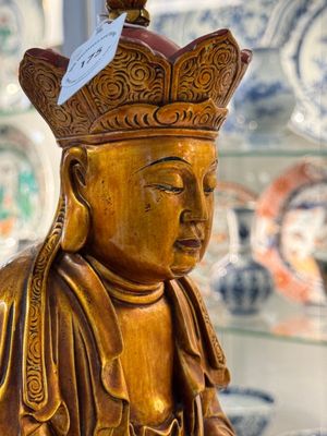 A Vietnamese gilt-red-lacquered wooden sculpture of Bodhisattva, 19/20th C. — photo 11