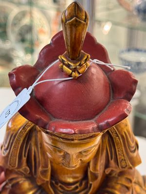 A Vietnamese gilt-red-lacquered wooden sculpture of Bodhisattva, 19/20th C. — photo 12