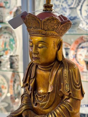 A Vietnamese gilt-red-lacquered wooden sculpture of Bodhisattva, 19/20th C. — photo 5