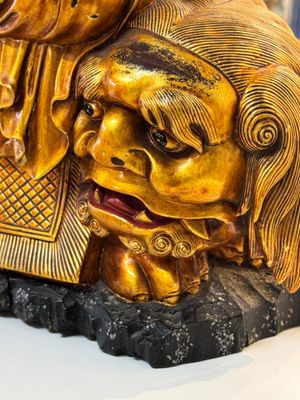 A Vietnamese gilt-red-lacquered wooden sculpture of Bodhisattva, 19/20th C. — photo 7