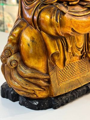 A Vietnamese gilt-red-lacquered wooden sculpture of Bodhisattva, 19/20th C. — photo 9