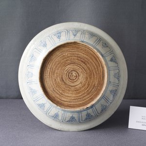 A Vietnamese or Annamese blue and white 'paired birds' dish, 15th C. — 照片 4