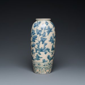 A Vietnamese or Annamese blue and white vase, 14/15th C. — 照片 2