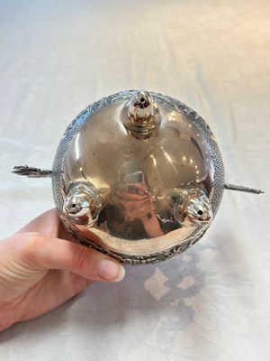 A Vietnamese or Chinese silver tripod censer and cover, 19/20th C. — photo 9