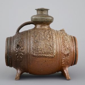 A Waldenburg stoneware barrel-shaped vessel, ca. 1650 — photo 4