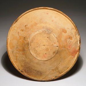 A Werra red earthenware pottery plate with a man's bust, dated 1611 — 照片 2