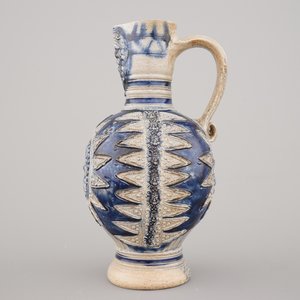 A Westerwald Enghals jug, ca. 1600 — 照片 2