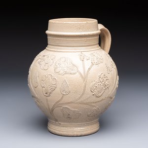 A Westerwald stoneware jug or 'Kugelbauchkrug' with floral design, Germany, 17/18th C. — photo 1