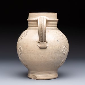 A Westerwald stoneware jug or 'Kugelbauchkrug' with floral design, Germany, 17/18th C. — photo 3