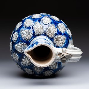 A Westerwald stoneware jug with a lion's head and moulded floral design, Germany, 17th C. — photo 6